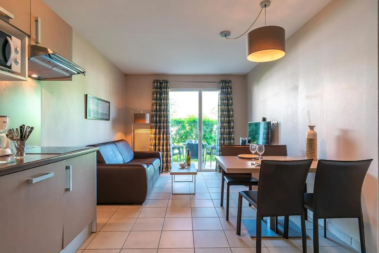 Apartment Les Thermes 427 - Appt Avec Piscine Partagee Concarneau France